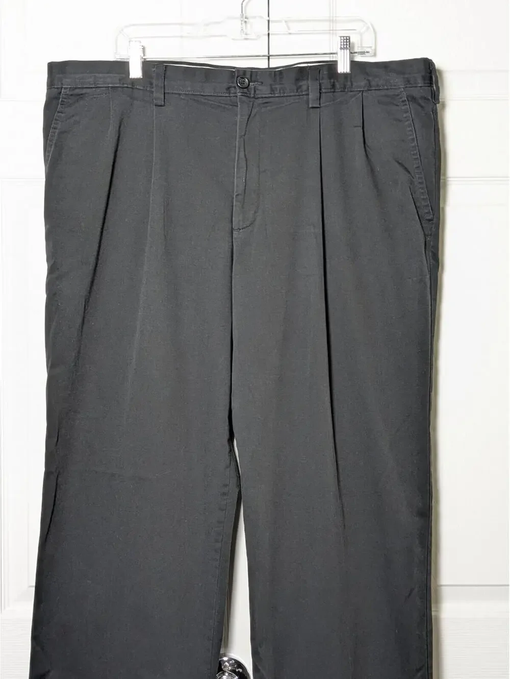 Dockers Men's Classic Fit Chinos Pants Black, W42 L32, Big & Tall, Pleated Front
